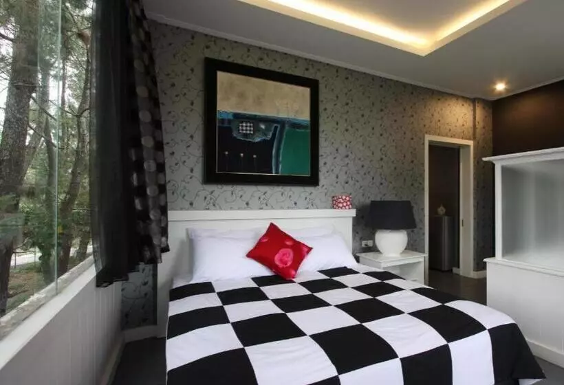 Hotel The Peak Home