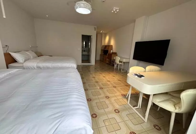 پانسیون 122 Western Building