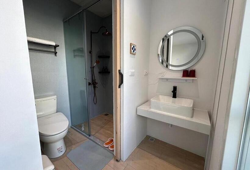 پانسیون 122 Western Building