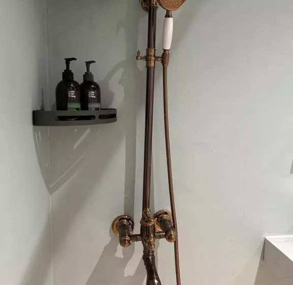 پانسیون 122 Western Building