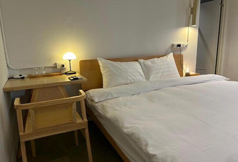 پانسیون 122 Western Building