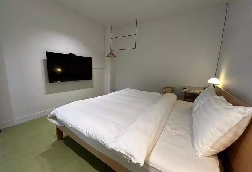 پانسیون 122 Western Building