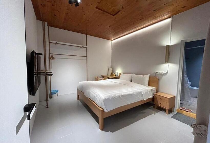 پانسیون 122 Western Building