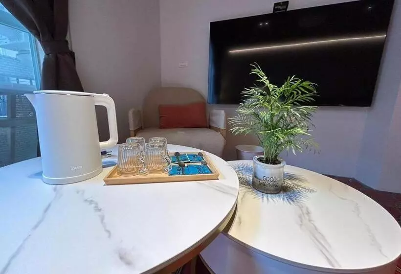 پانسیون 122 Western Building