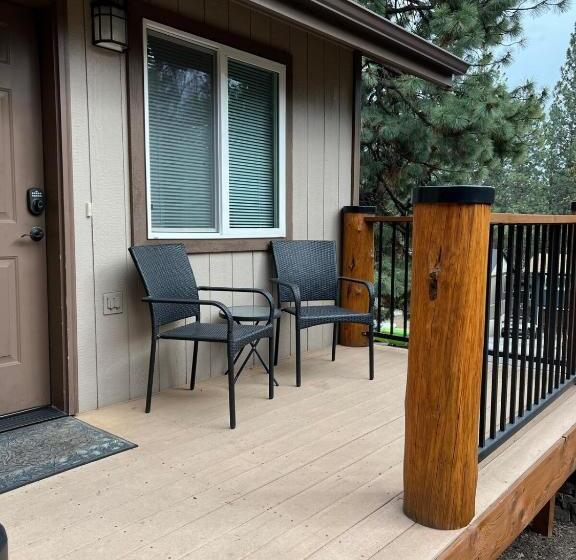 پانسیون Kathy S Westside Perch