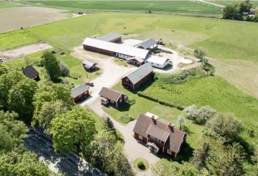 ホテル Vallby Farm Camp