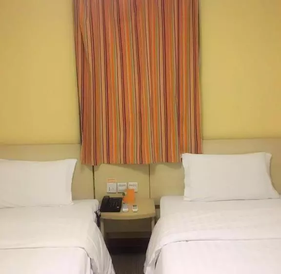 Hotelli 7days Inn Changsha Wuyi Avenue Yinbin Road Metro Station