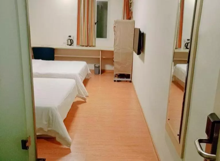 Hotelli 7days Inn Changsha Xiangjiazhong Road Kaifu Temple