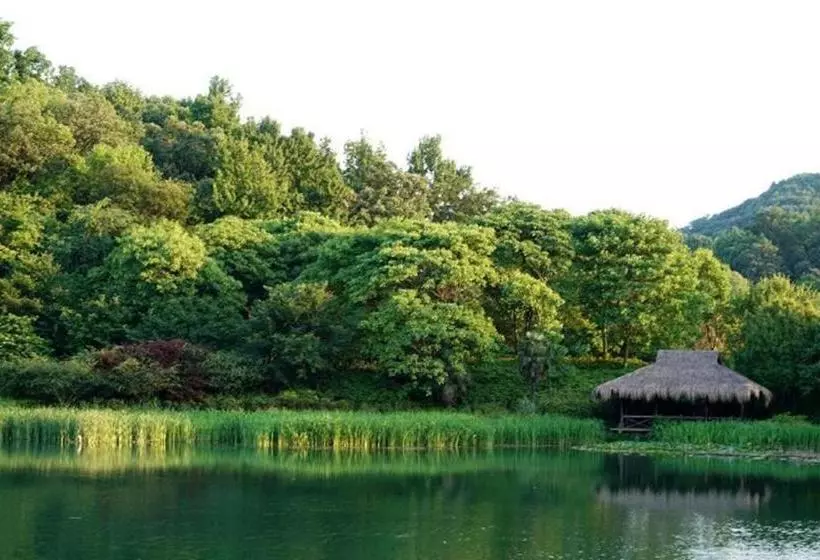 Hotelli Hangzhou West Lake Teavilla.bamboo