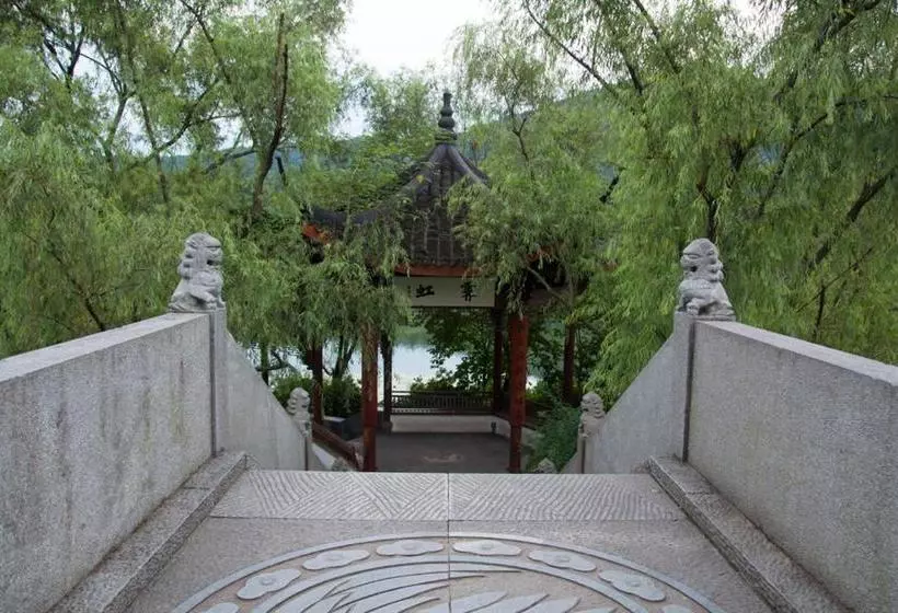 Hotelli Hangzhou West Lake Teavilla.bamboo