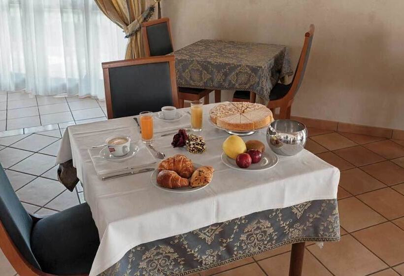 Отель Villa Luigi