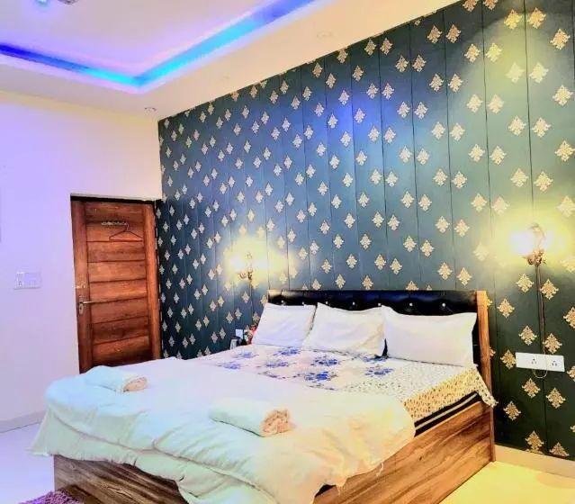 ホテル Goroomgo Maujis Villa Guest House Prayagraj Near Sangam Railway Station Luxury Room Quality Exce