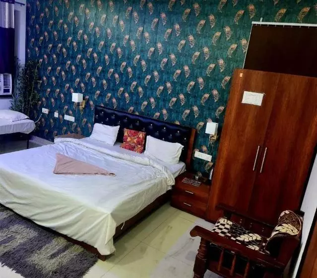 ホテル Goroomgo Maujis Villa Guest House Prayagraj Near Sangam Railway Station Luxury Room Quality Exce