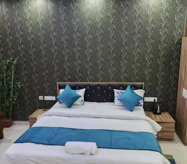 ホテル Goroomgo Maujis Villa Guest House Prayagraj Near Sangam Railway Station Luxury Room Quality Exce