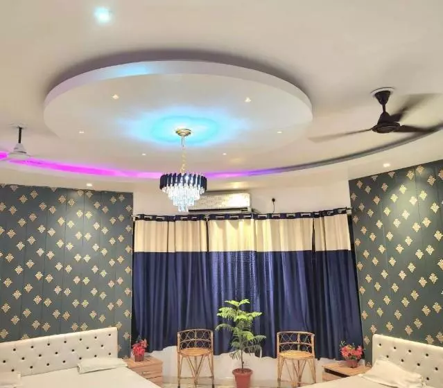 ホテル Goroomgo Maujis Villa Guest House Prayagraj Near Sangam Railway Station Luxury Room Quality Exce