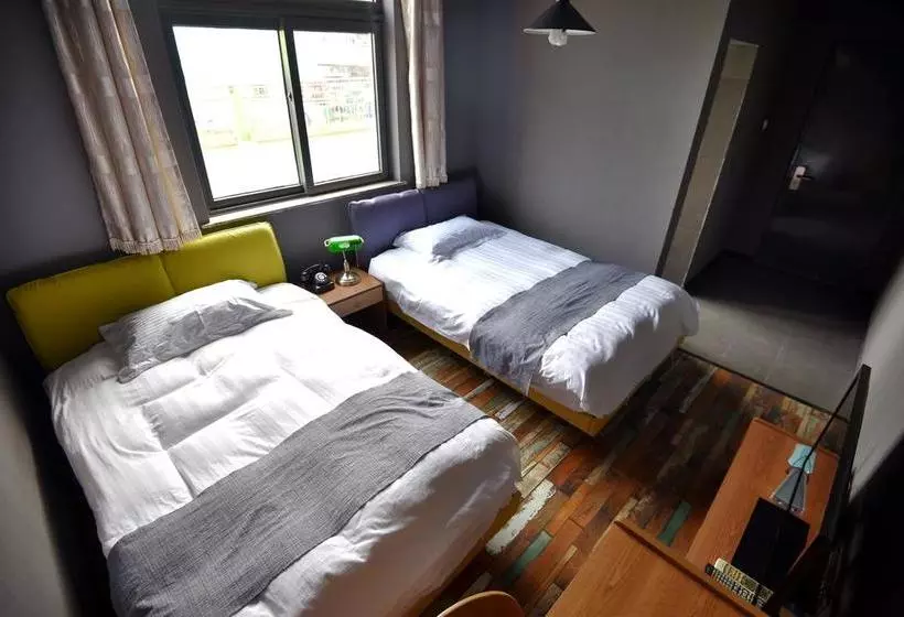 ユースホステル Qingdao Lejiaxuan Nostalgia Theme Inn
