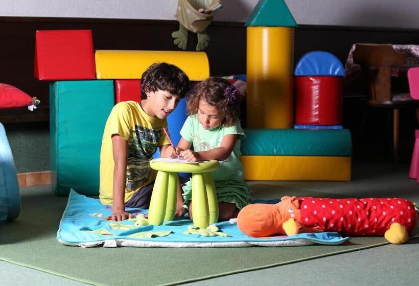 בית מלון כפרי Cardo