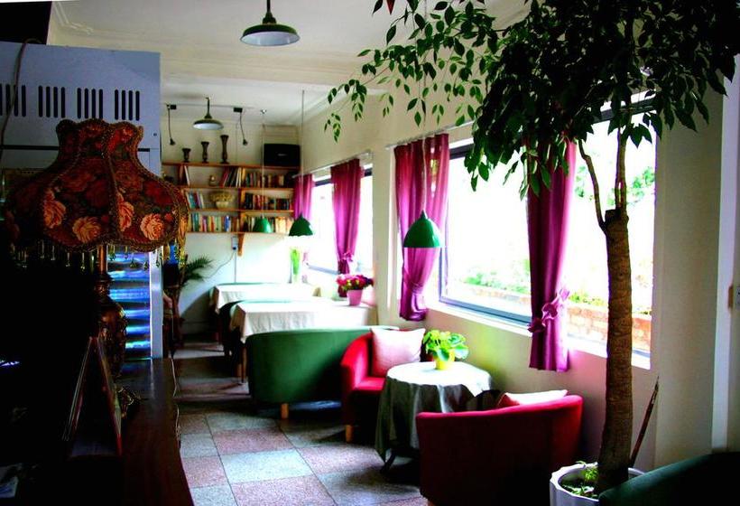 Отель Dali Lao Shay Youth Hostel