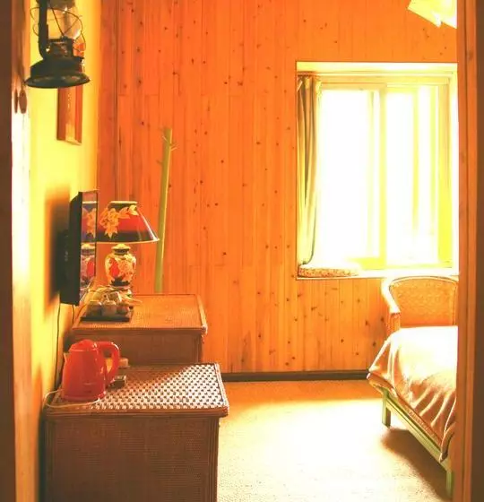 Shangri La Lao Shay Youth Hostel