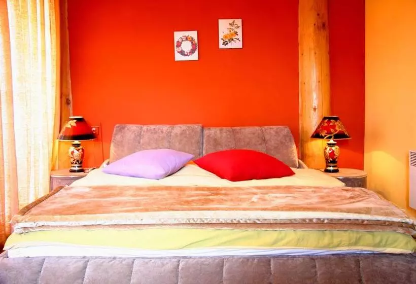 Shangri La Lao Shay Youth Hostel