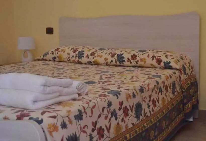 هتل B&b Scalea Rooms