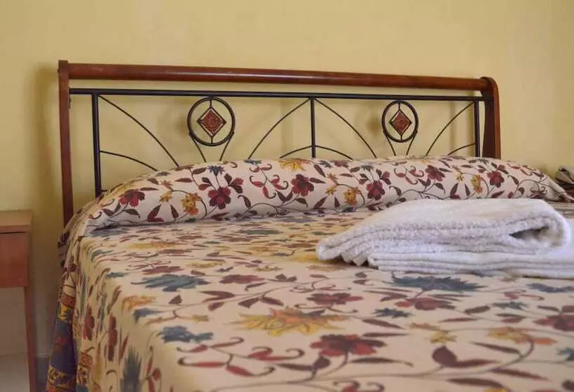 هتل B&b Scalea Rooms