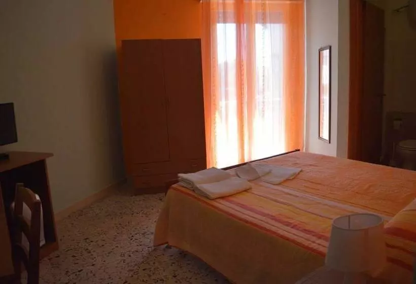 هتل B&b Scalea Rooms