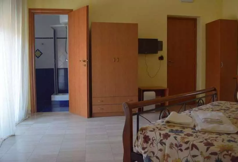 هتل B&b Scalea Rooms