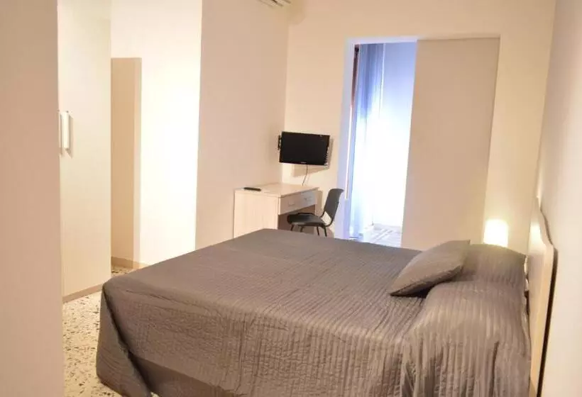 هتل B&b Scalea Rooms
