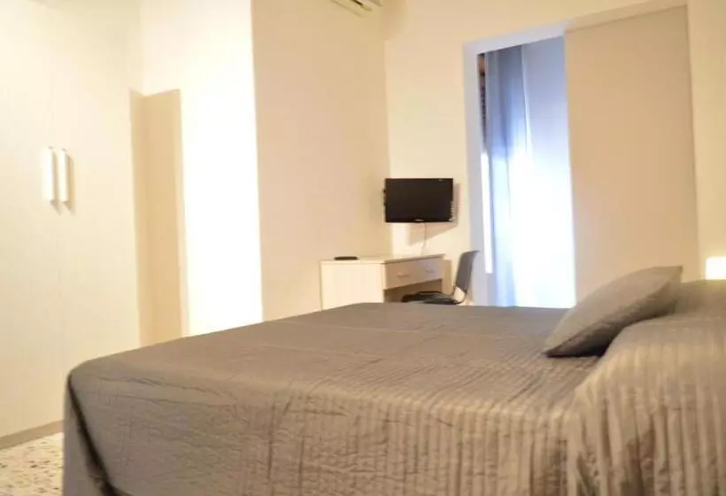 هتل B&b Scalea Rooms