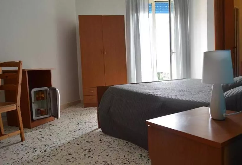 هتل B&b Scalea Rooms