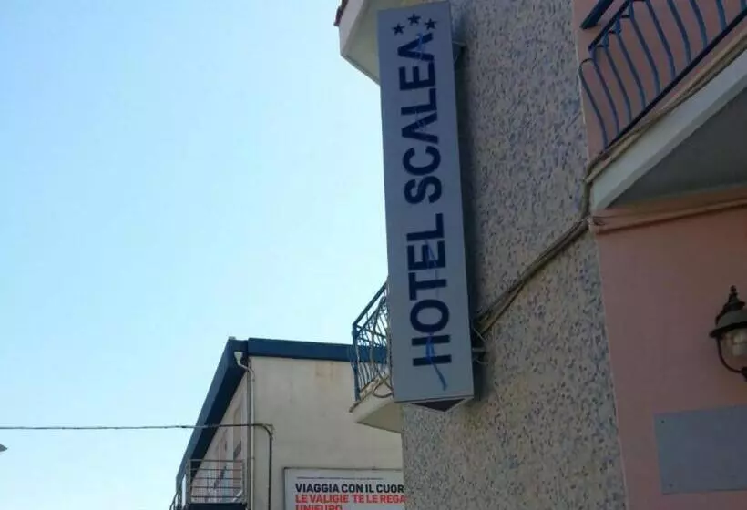هتل B&b Scalea Rooms