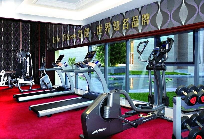 Отель Imperial Palace