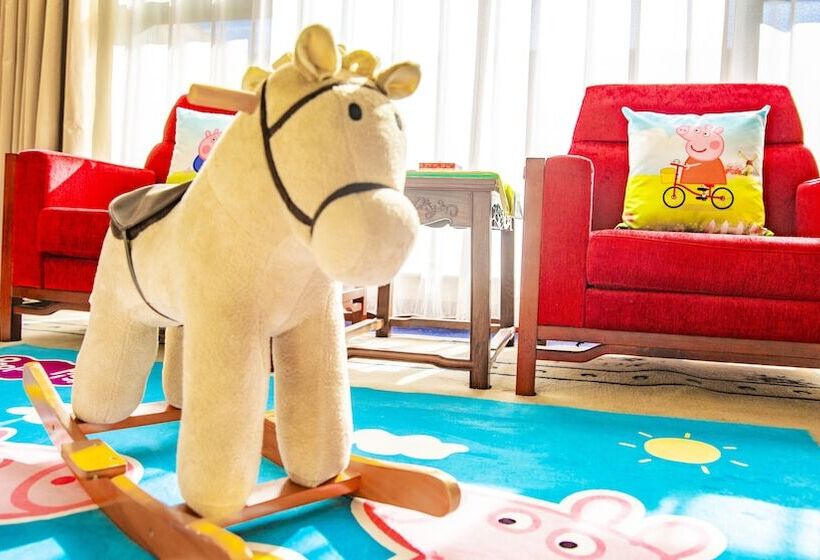 Отель Imperial Palace