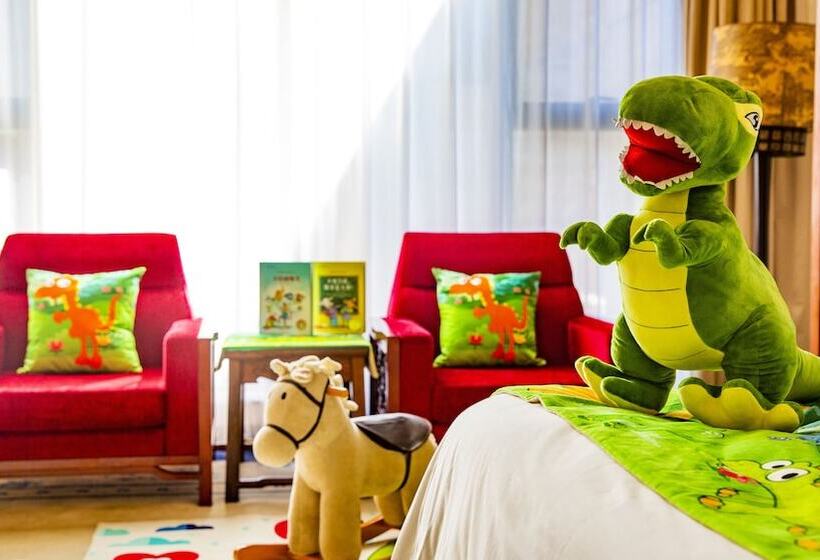 Отель Imperial Palace