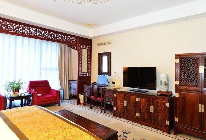 Отель Imperial Palace