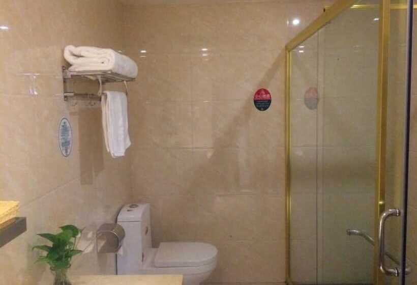 Hotel Greentree Alliance Shenzhen Fuyong Metro Station