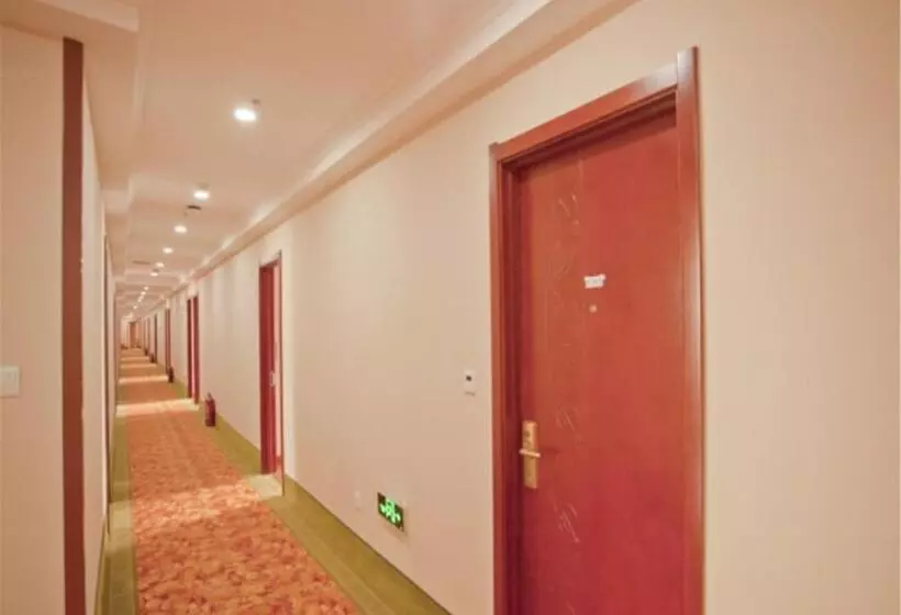 ホテル Greentree Inn Liaoning Dalian Railway Station South Shengli Square Express