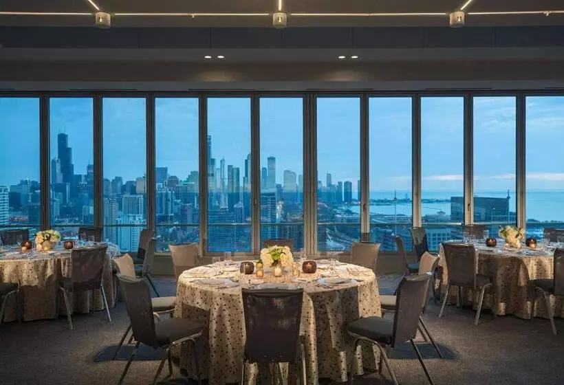 ホテル Marriott Marquis Chicago