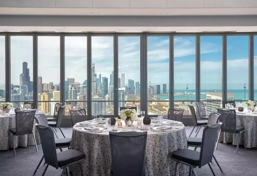 ホテル Marriott Marquis Chicago