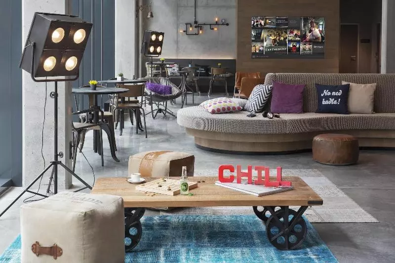 Hotelli Moxy Stuttgart Airport/messe