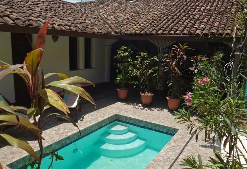 تختخواب و صبحانه Casa Silas Granada Nicaragua