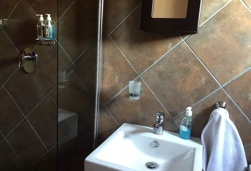 تختخواب و صبحانه Me Casa Guest House