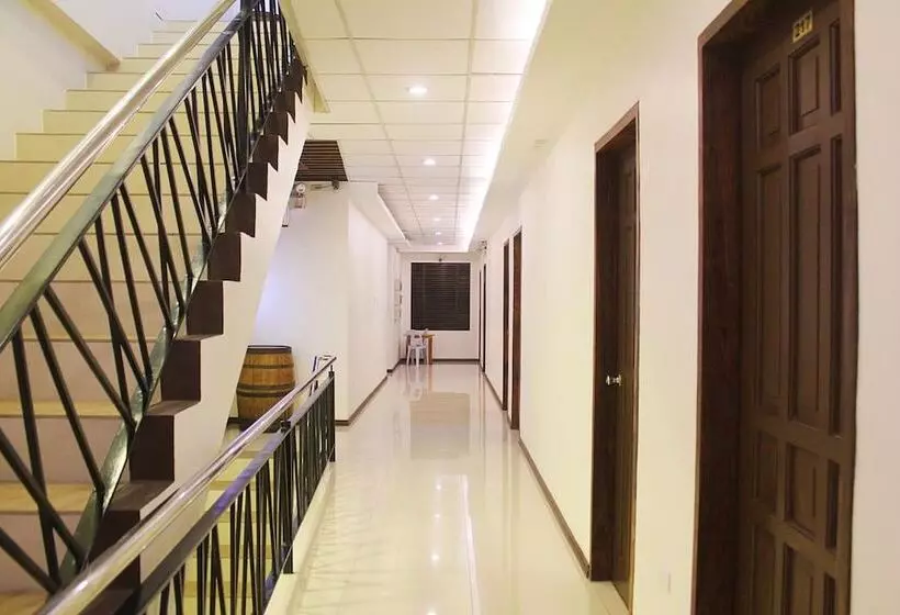 هتل Golden Gate Suites