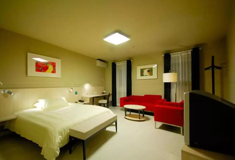 Hotelli Jinjiang Inn Guiyang North Baoshan Road