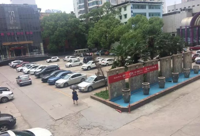 Hotelli Jinjiang Inn Guiyang North Baoshan Road