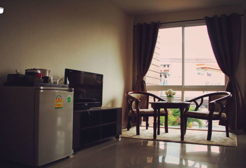 بنسيون Tropical Sands Sport Bar & Guest House