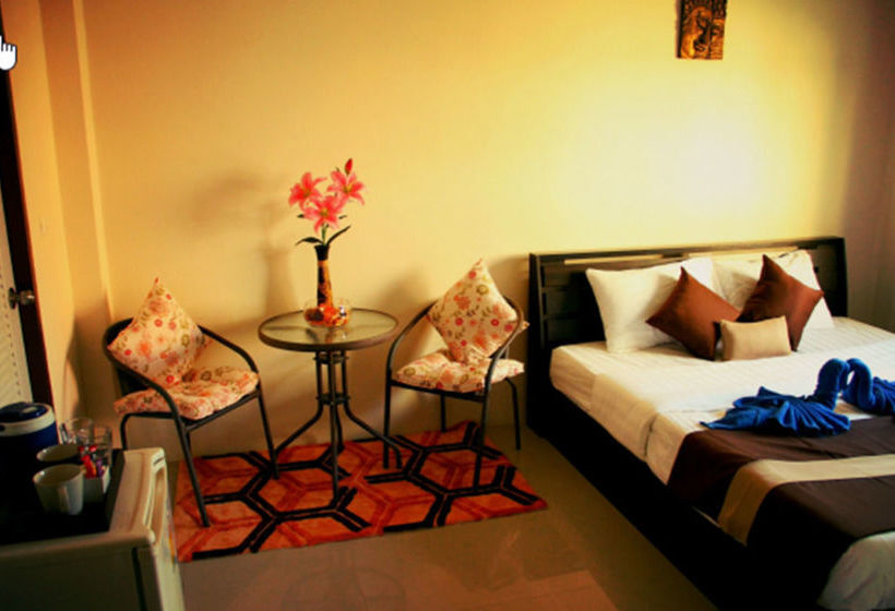 بنسيون Tropical Sands Sport Bar & Guest House