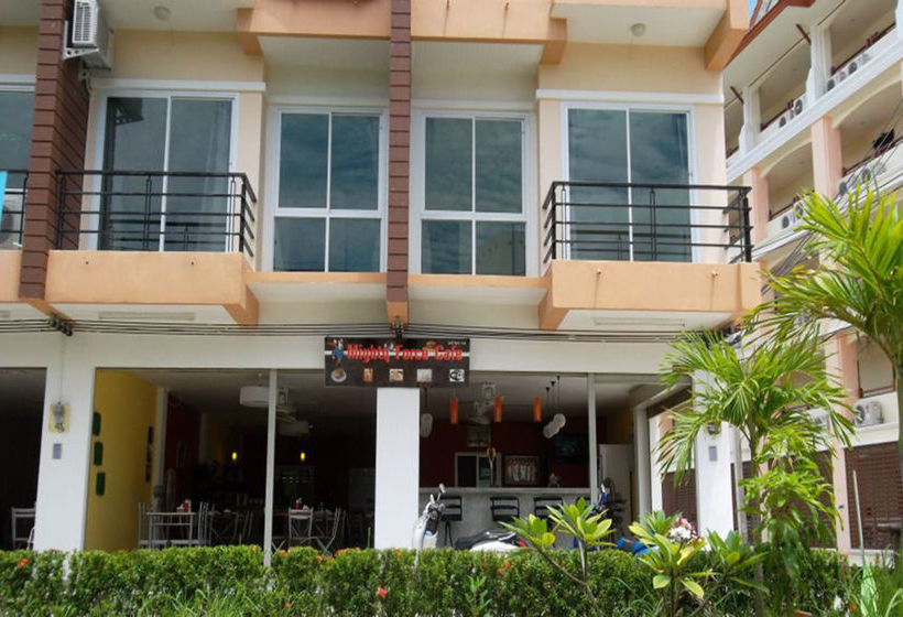 بنسيون Tropical Sands Sport Bar & Guest House