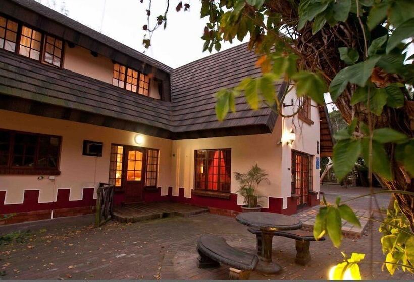 פנסיון Woodpecker Inn